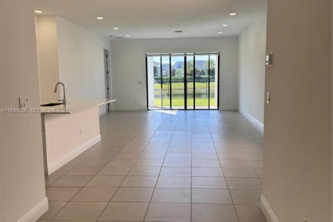 Снять в аренду виллу или дом в Уэстлейк, Флорида 3 спальни, 196.02м2, № 1989394 - фото 5