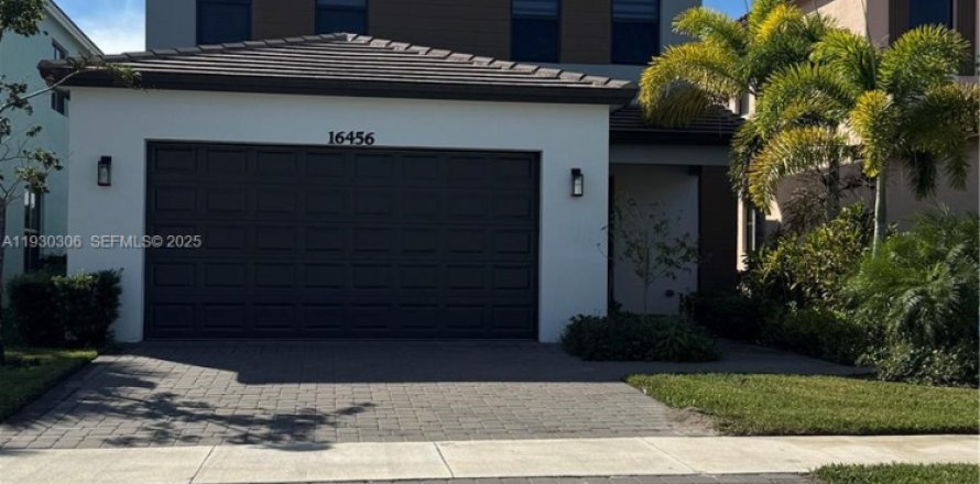 Дом в Уэстлейк, Флорида 3 спальни, 196.02м2 № 1989394