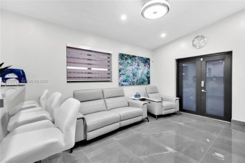 Купить виллу или дом в Хайалиа, Флорида 3 спальни, 117.06м2, № 2079539 - фото 10