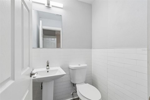 House in Tampa, Florida 6 bedrooms, 279.82 sq.m. № 2237852 - photo 24