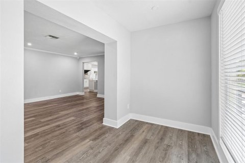 House in Tampa, Florida 6 bedrooms, 279.82 sq.m. № 2237852 - photo 16