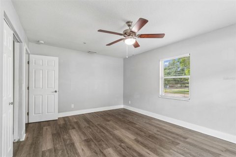 House in Tampa, Florida 6 bedrooms, 279.82 sq.m. № 2237852 - photo 21