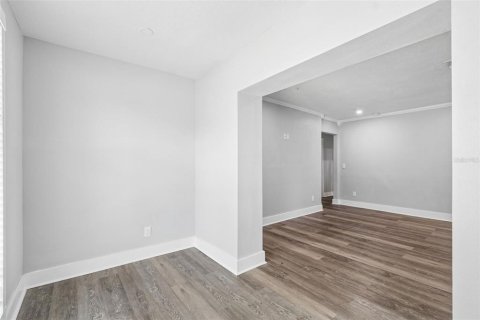 House in Tampa, Florida 6 bedrooms, 279.82 sq.m. № 2237852 - photo 17