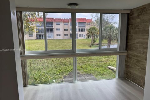 Condo in Sunrise, Florida, 2 bedrooms  № 1792604 - photo 10
