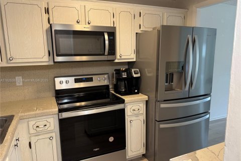 Condo in Sunrise, Florida, 2 bedrooms  № 1792604 - photo 3