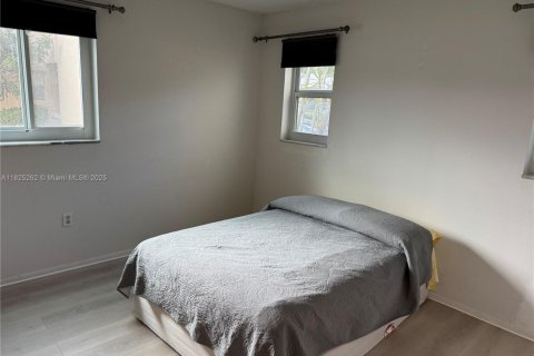 Condo in Sunrise, Florida, 2 bedrooms  № 1792604 - photo 12