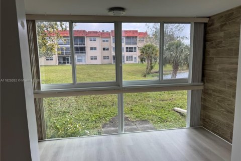 Condo in Sunrise, Florida, 2 bedrooms  № 1792604 - photo 7