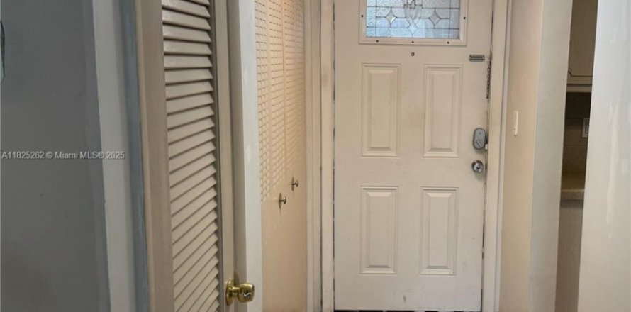 Condo in Sunrise, Florida, 2 bedrooms  № 1792604