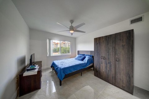 Condominio en venta en Hypoluxo, Florida, 3 dormitorios, 107.95 m2 № 2189537 - foto 18