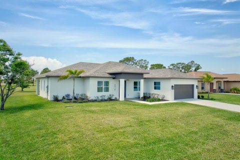 House in Sebring, Florida 3 bedrooms, 206.34 sq.m. № 1636808 - photo 2