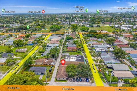Propiedad comercial en venta en Hollywood, Florida № 2154263 - foto 13