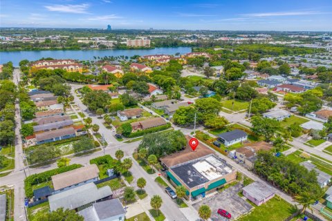 Propiedad comercial en venta en Hollywood, Florida № 2154263 - foto 18