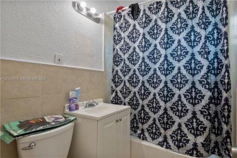 Propiedad comercial en venta en Hollywood, Florida № 2154263 - foto 11