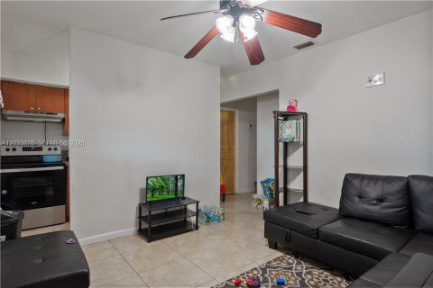 Propiedad comercial en venta en Hollywood, Florida № 2154263 - foto 6