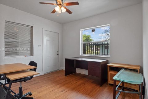 Propiedad comercial en venta en Hollywood, Florida № 2154263 - foto 9