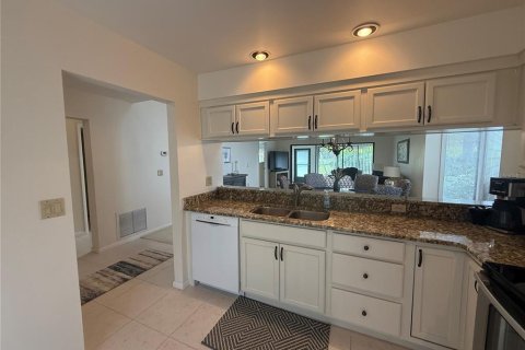 Casa en alquiler en Sarasota, Florida, 2 dormitorios, 119.19 m2 № 1909157 - foto 8