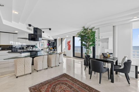 Copropriété à vendre à Boca Raton, Floride: 3 chambres, 289.58 m2 № 2261426 - photo 8