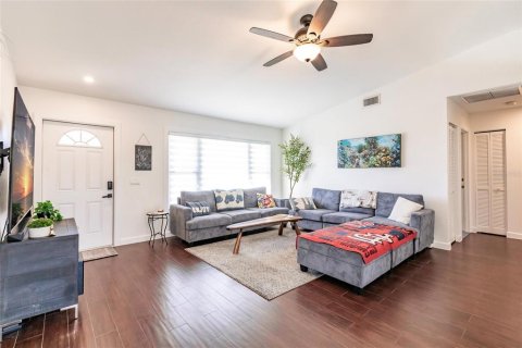 Villa ou maison à louer à Punta Gorda, Floride: 2 chambres, 93.27 m2 № 1767248 - photo 4