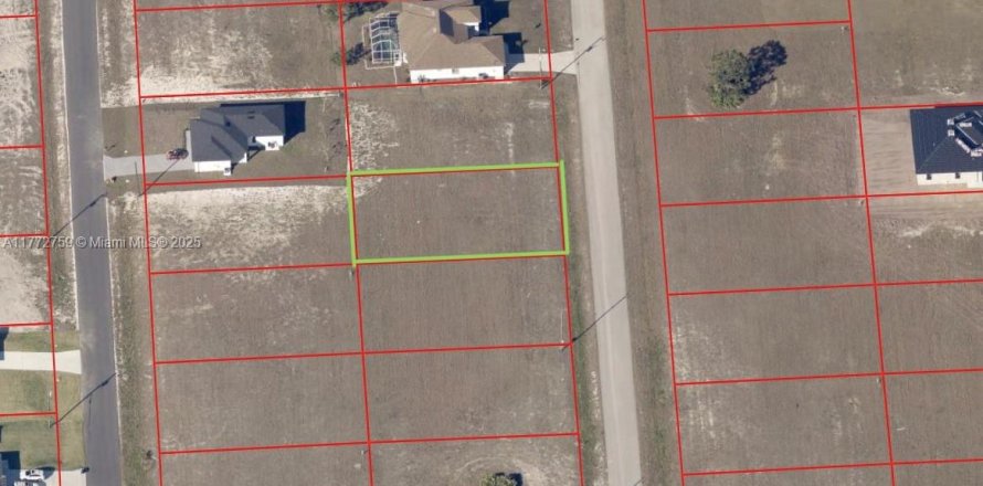 Terreno en Cape Coral, Florida № 1938464