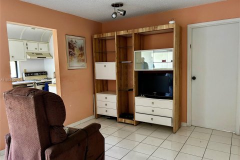 Condo in Sunny Isles Beach, Florida, 2 bedrooms  № 1882075 - photo 21