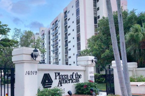 Condo in Sunny Isles Beach, Florida, 2 bedrooms  № 1882075 - photo 4