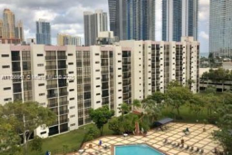 Condo in Sunny Isles Beach, Florida, 2 bedrooms  № 1882075 - photo 7