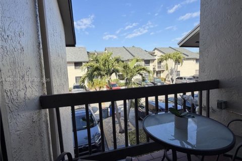 Townhouse in Miami, Florida 4 bedrooms, 166.67 sq.m. № 2043264 - photo 30