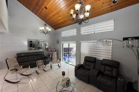 Townhouse in Miami, Florida 4 bedrooms, 166.67 sq.m. № 2043264 - photo 10
