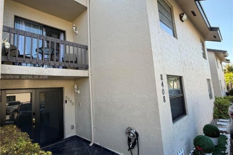 Townhouse in Miami, Florida 4 bedrooms, 166.67 sq.m. № 2043264