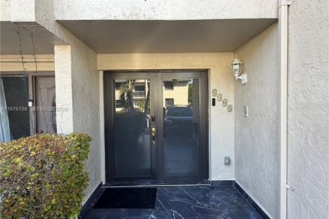 Townhouse in Miami, Florida 4 bedrooms, 166.67 sq.m. № 2043264 - photo 3