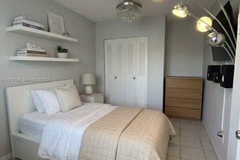 Townhouse in Miami, Florida 4 bedrooms, 166.67 sq.m. № 2043264 - photo 29