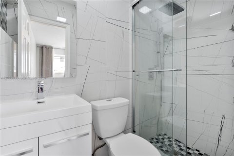 Villa ou maison à vendre à Aventura, Floride: 3 chambres, 157.38 m2 № 2372053 - photo 6