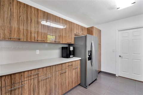 Villa ou maison à vendre à Aventura, Floride: 3 chambres, 157.38 m2 № 2372053 - photo 17