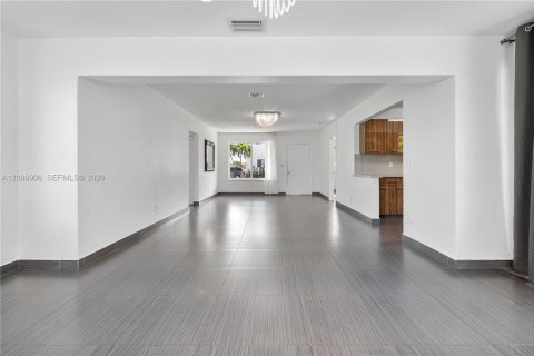 Villa ou maison à vendre à Aventura, Floride: 3 chambres, 157.38 m2 № 2372053 - photo 25