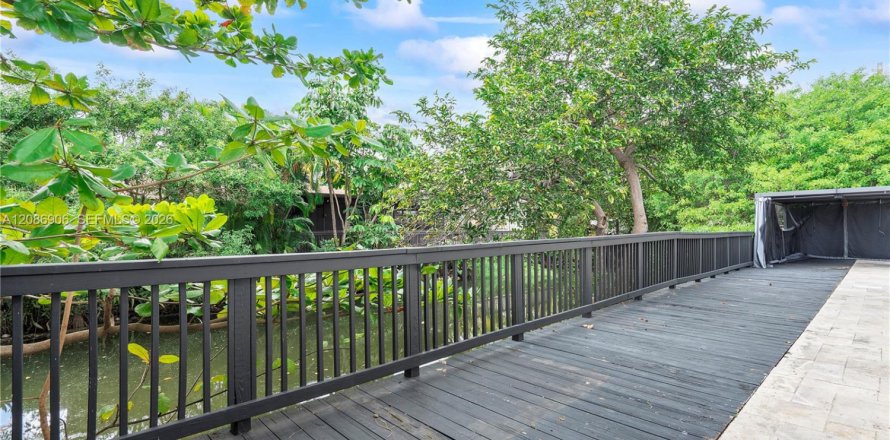 Villa ou maison à Aventura, Floride 3 chambres, 157.38 m2 № 2372053