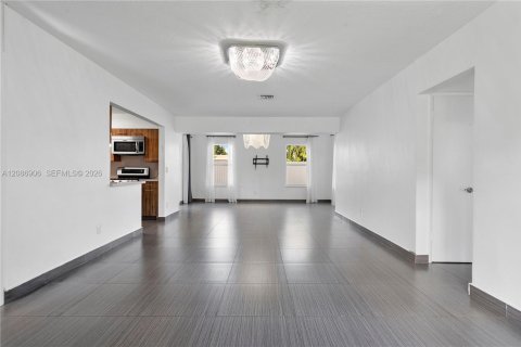 Villa ou maison à vendre à Aventura, Floride: 3 chambres, 157.38 m2 № 2372053 - photo 8