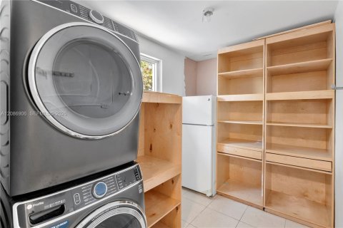 Villa ou maison à vendre à Aventura, Floride: 3 chambres, 157.38 m2 № 2372053 - photo 10