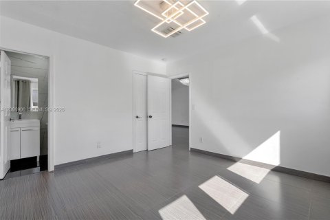 Villa ou maison à vendre à Aventura, Floride: 3 chambres, 157.38 m2 № 2372053 - photo 16