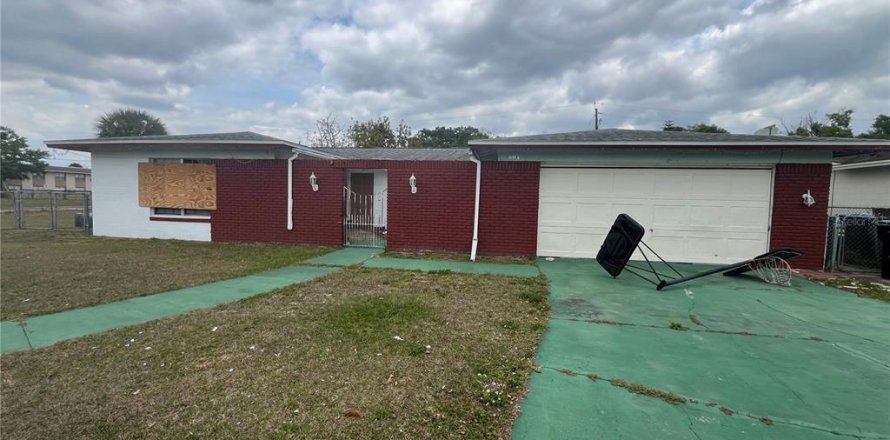 House in Orlando, Florida 4 bedrooms, 166.76 sq.m. № 1754914