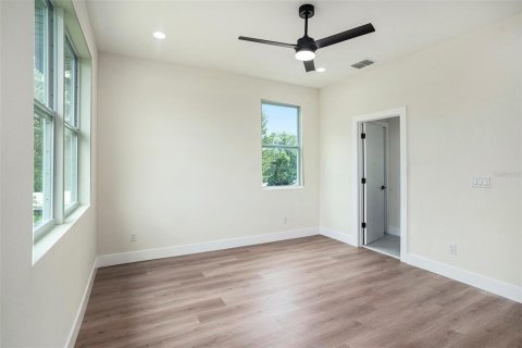 Propiedad comercial en venta en Tampa, Florida, 262.91 m2 № 2166392 - foto 15