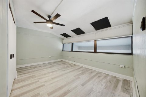 Condo in Tampa, Florida, 2 bedrooms  № 2394261 - photo 13