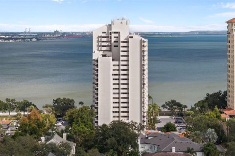 Condo in Tampa, Florida, 2 bedrooms  № 2394261