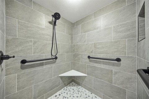 Condo in Tampa, Florida, 2 bedrooms  № 2394261 - photo 12