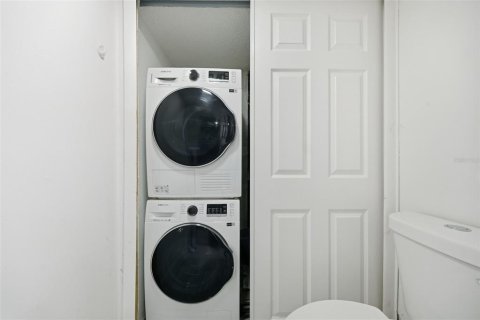 Condo in Tampa, Florida, 2 bedrooms  № 2394261 - photo 16
