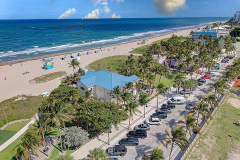 Condo in Pompano Beach, Florida, 3 bedrooms № 2241301 - photo 28