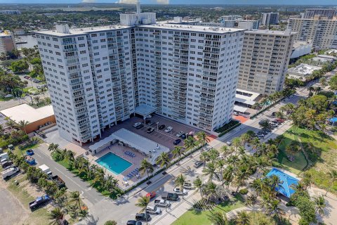 Condo in Pompano Beach, Florida, 3 bedrooms № 2241301 - photo 29