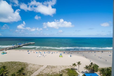 Condo in Pompano Beach, Florida, 3 bedrooms № 2241301 - photo 14