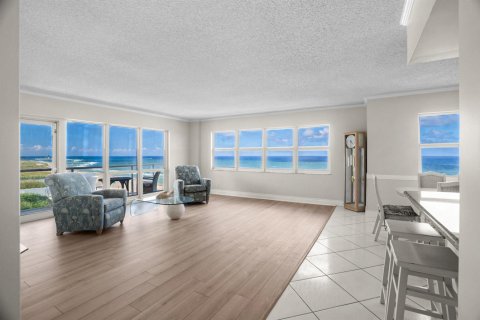 Condo in Pompano Beach, Florida, 3 bedrooms № 2241301 - photo 8