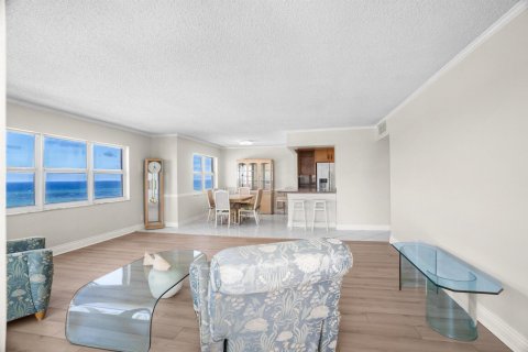 Condo in Pompano Beach, Florida, 3 bedrooms № 2241301 - photo 11