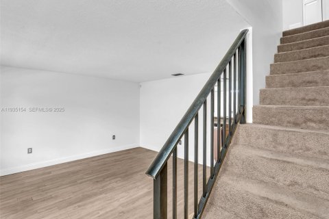 Touwnhouse à vendre à Pembroke Park, Floride: 3 chambres, 110.37 m2 № 1993310 - photo 29